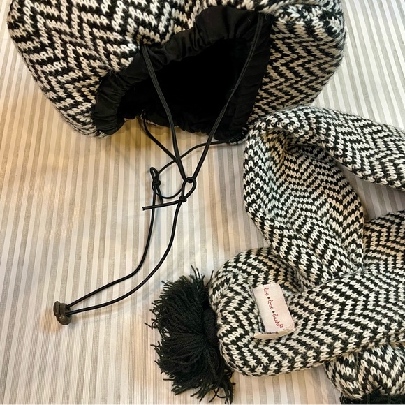 NWOT! Live Love Bark XL Dog Hat and Scarf - Picture 3 of 3